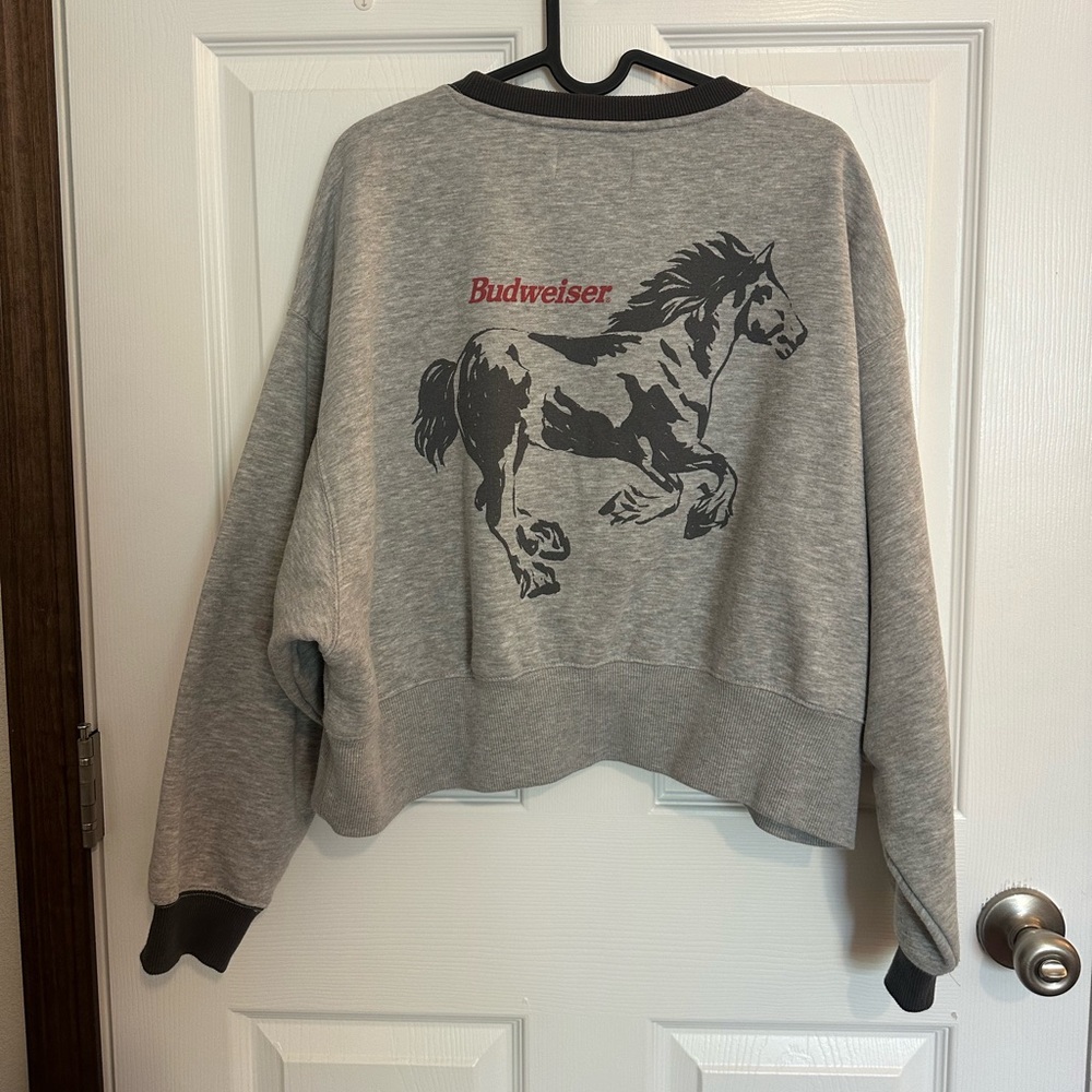 Cropped Budweiser crewneck